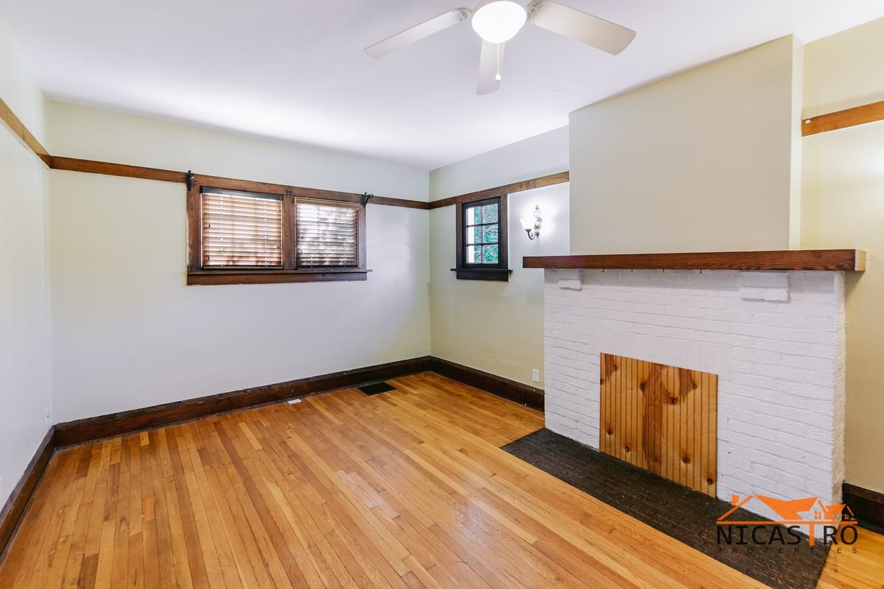 2140 Waldeck Ave - Photo 2 of 34