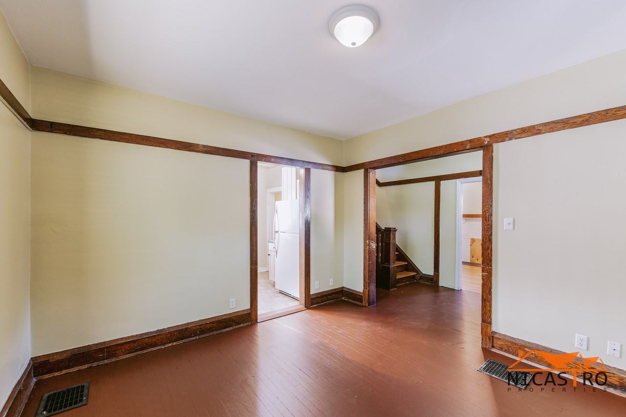 2140 Waldeck Ave - Photo 6 of 34