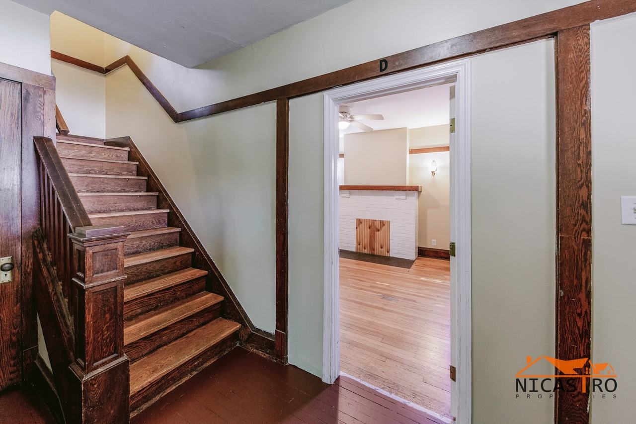 2140 Waldeck Ave - Photo 7 of 34