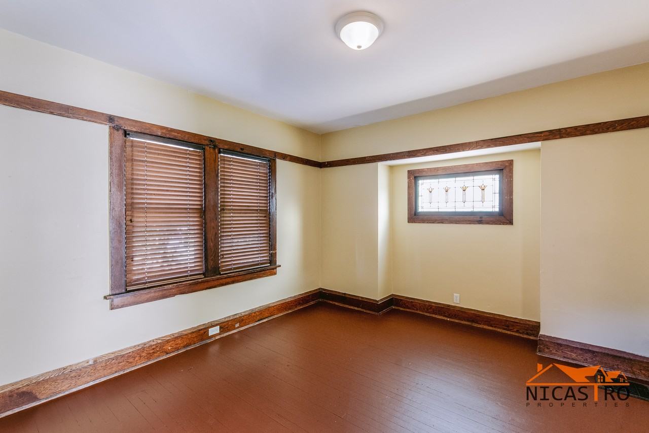 2140 Waldeck Ave - Photo 2 of 34