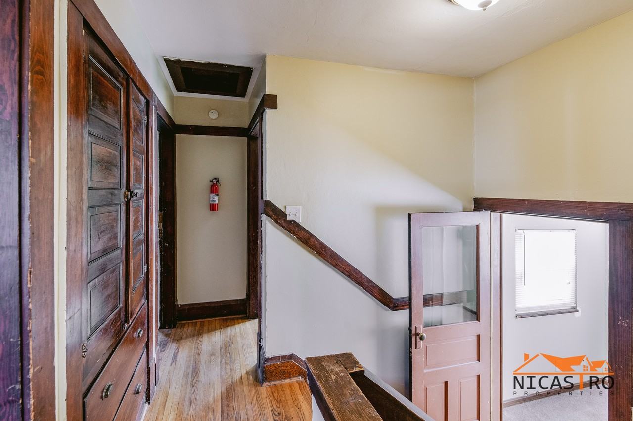 2140 Waldeck Ave - Photo 6 of 34