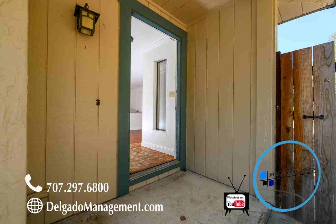 1591 London Cir - Photo 2 of 29