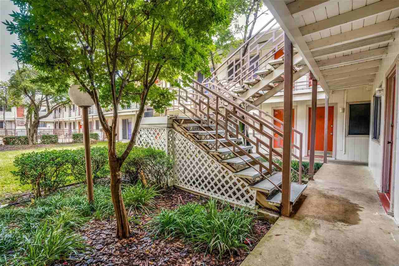 325 E Phillips St #21 - Photo 5 of 12