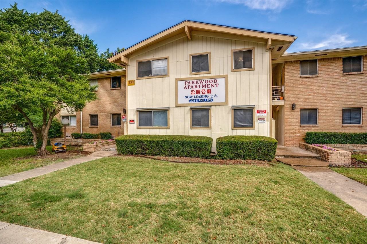 325 E Phillips St #21 - Photo 3 of 12