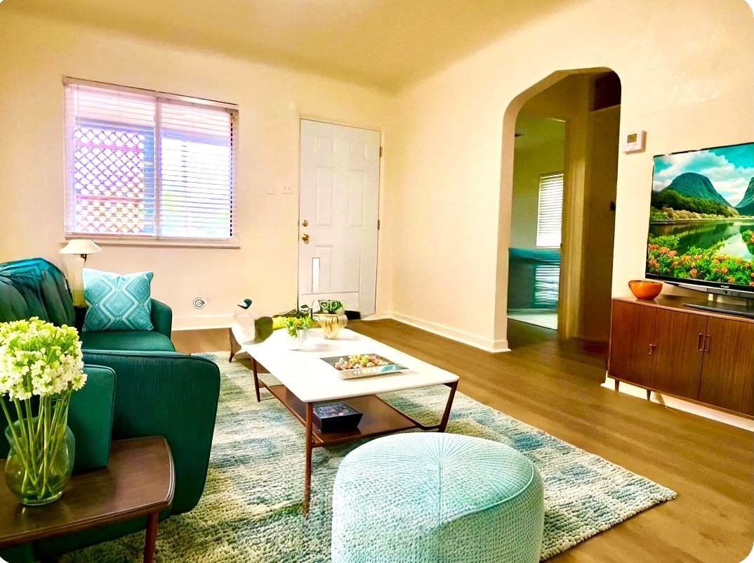 500 Los Arboles Ave Nw #A - Photo 2 of 12