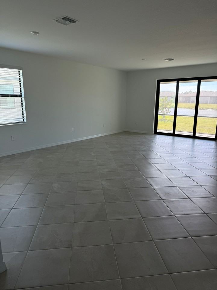 1553 Saddlewood Cir #NA - Photo 7 of 33