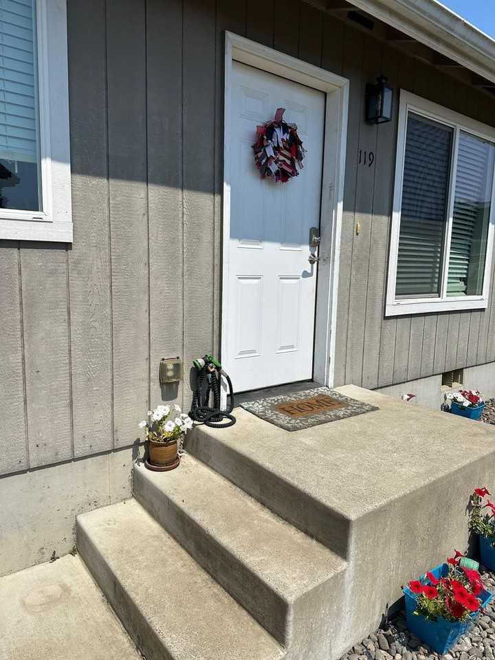 119 Garden Ln - Photo 2 of 7