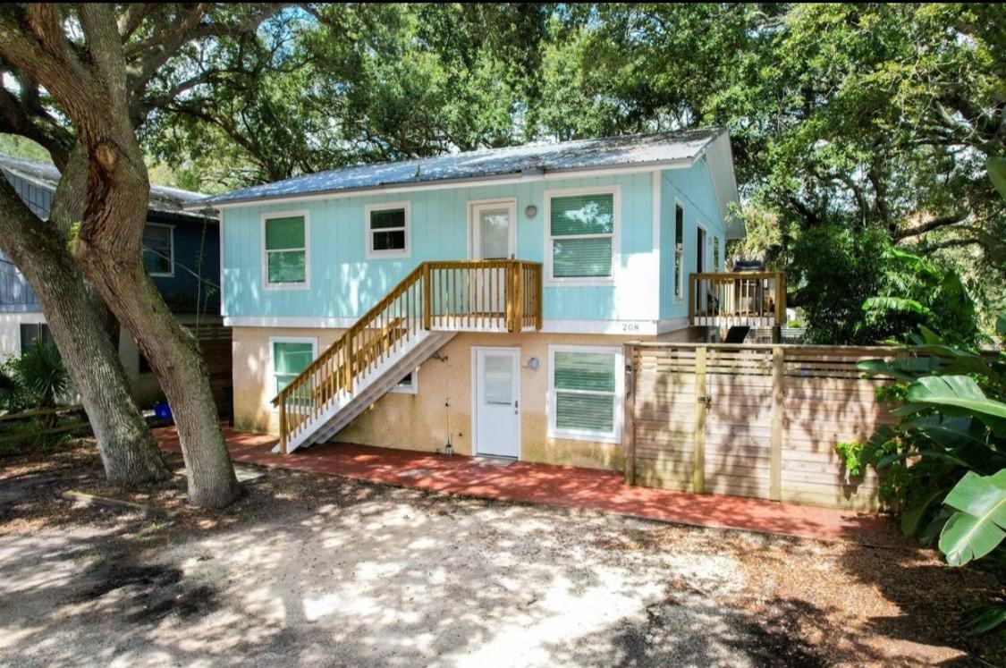 208 A St #NA - Photo 2 of 20