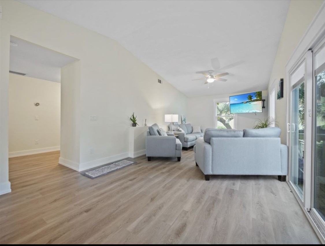 208 A St #NA - Photo 3 of 20