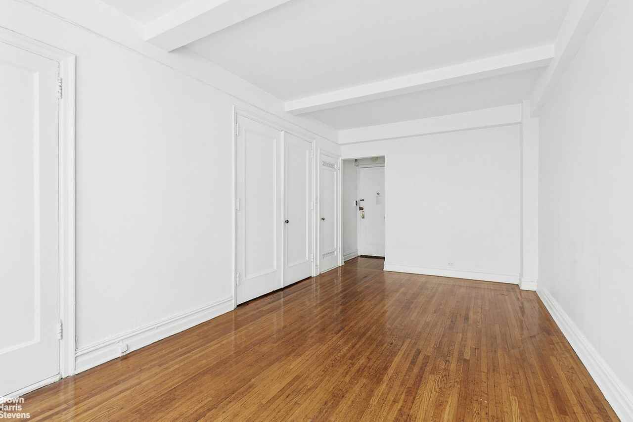 457 W 57th St #711 - Photo 2 of 6