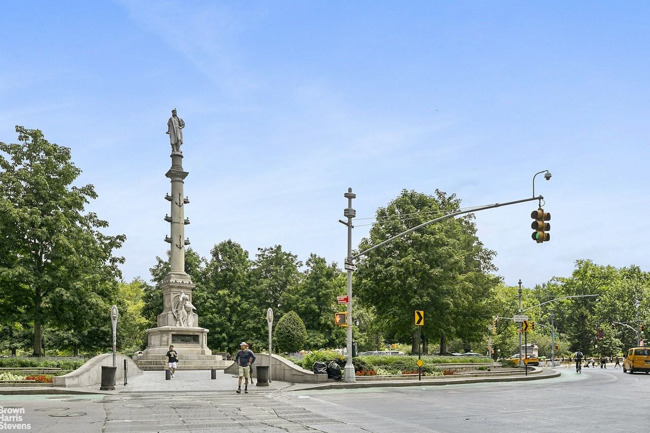 457 W 57th St #711 - Photo 6 of 6