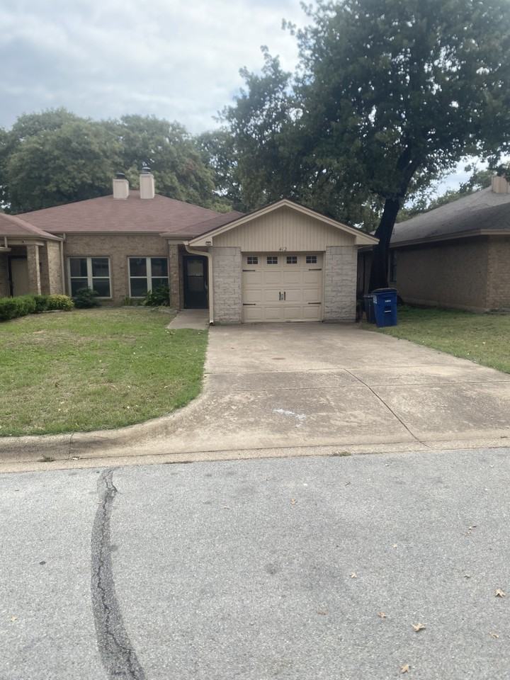 412 Lochridge Dr - Photo 2 of 31