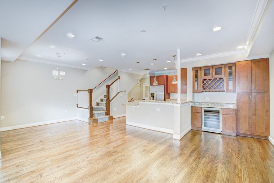 125 15th St Ne #4 - Photo 3 of 23