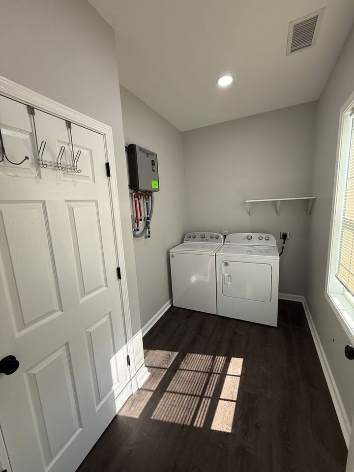 1301 Indianola St #C - Photo 6 of 7