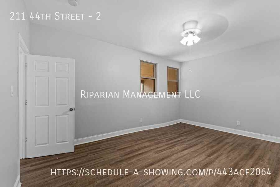 211 44th St #2 - Photo 6 of 32