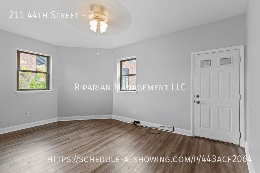 211 44th St #2 - Photo 7 of 32