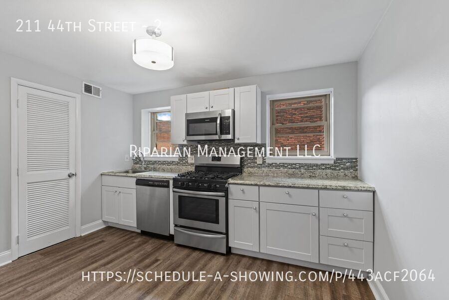 211 44th St #2 - Photo 2 of 32