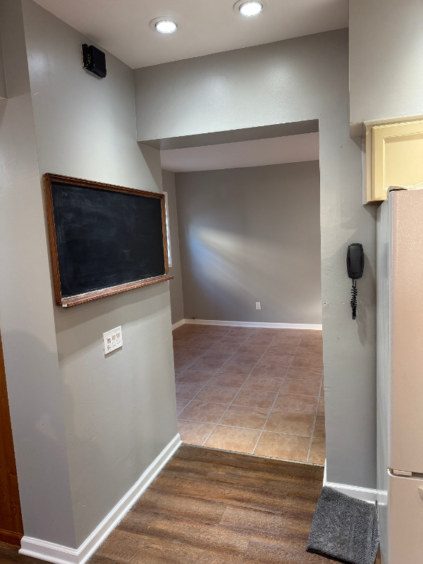 337 Beach Ave - Photo 4 of 17