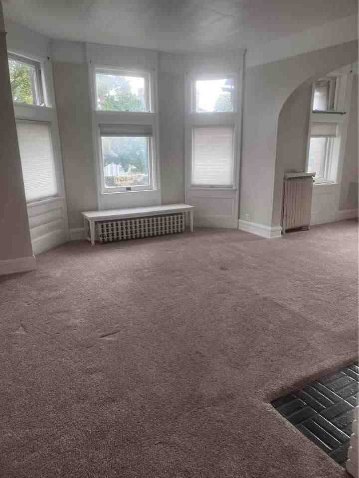 1213 Center Ave - Photo 3 of 11