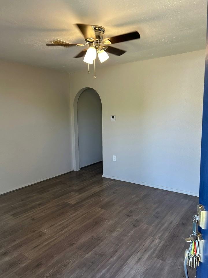 2711 Dartmouth Street - Photo 2 of 9