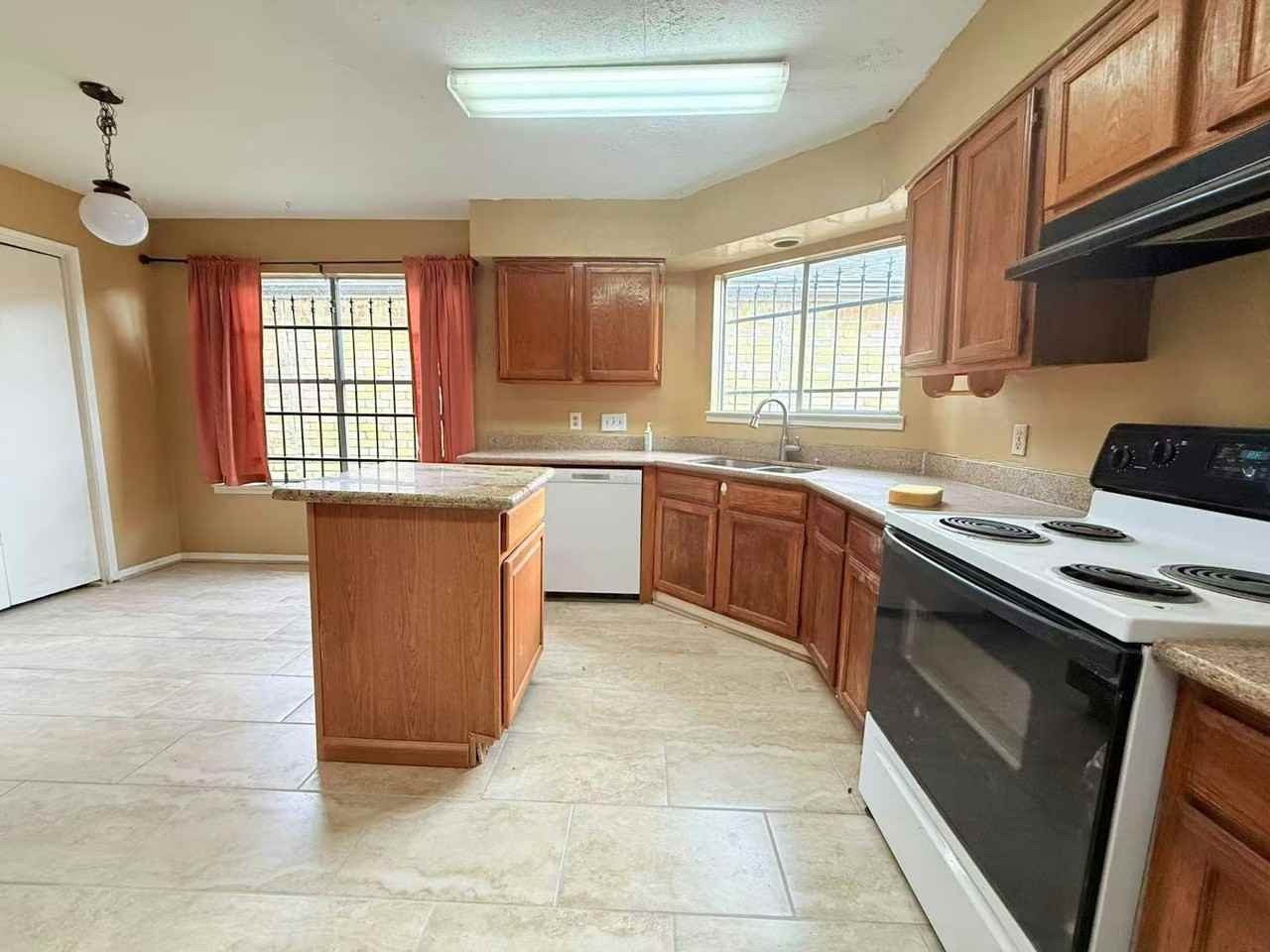 6418 Gladewell Drive - Photo 4 of 14