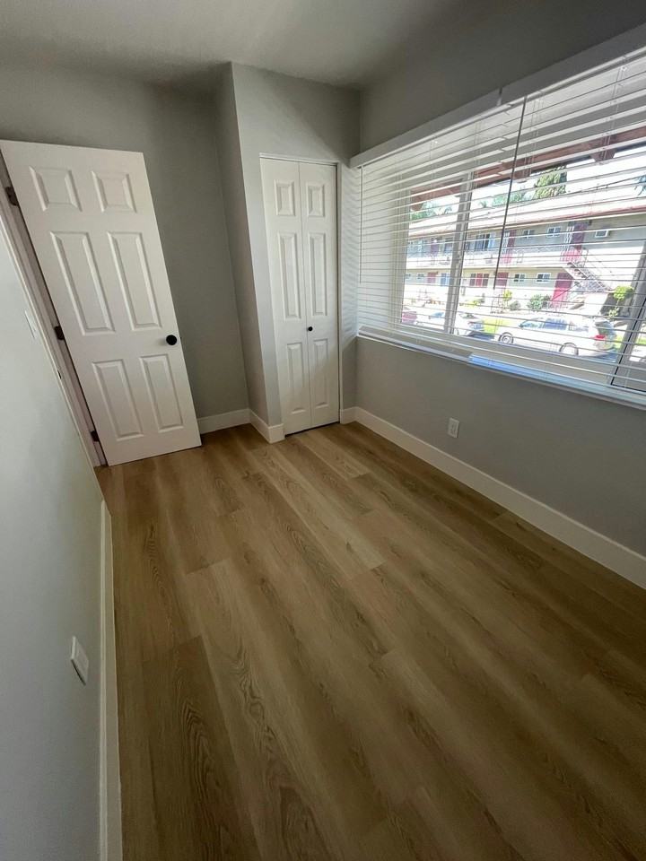 12738 Oak Street, Unit 5 - Photo 4 of 10