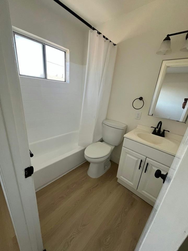 12738 Oak Street, Unit 5 - Photo 7 of 10