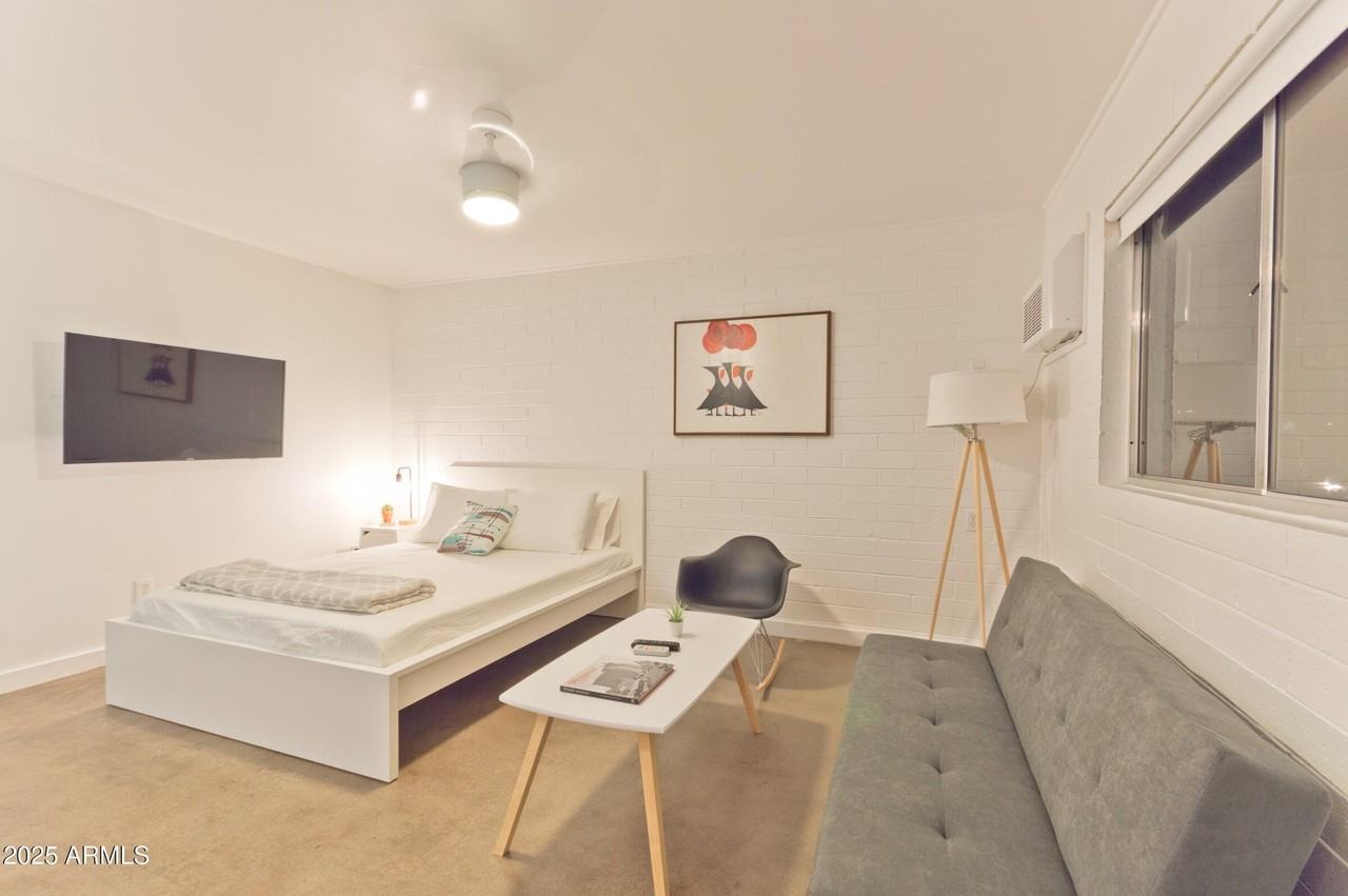 601 N 6th Ave #102 - Photo 4 of 14