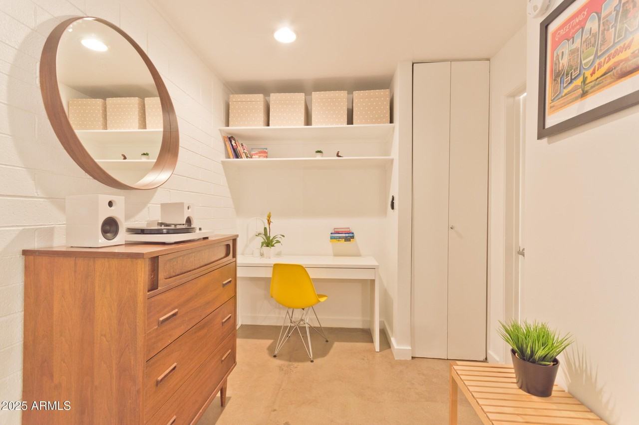 601 N 6th Ave #102 - Photo 5 of 14