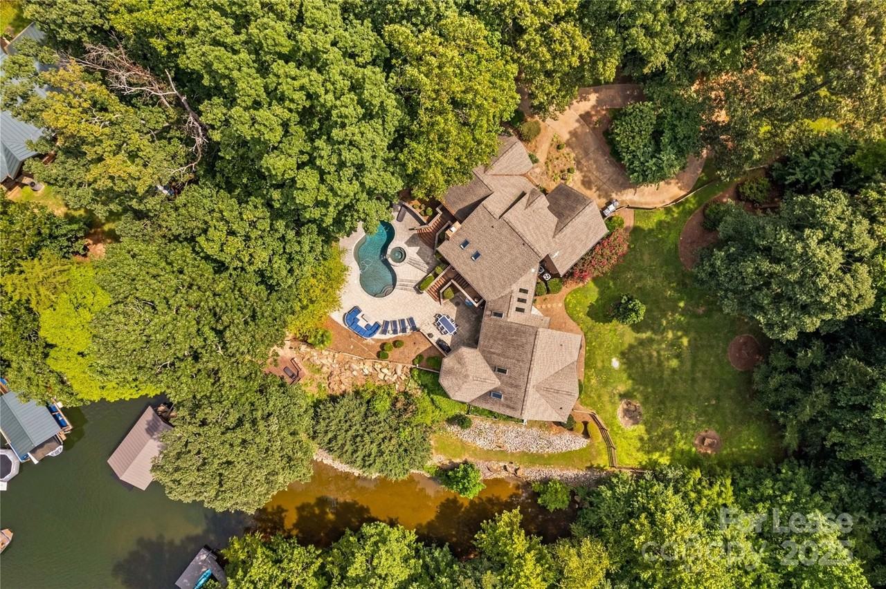 709 Normandy Rd - Photo 3 of 46