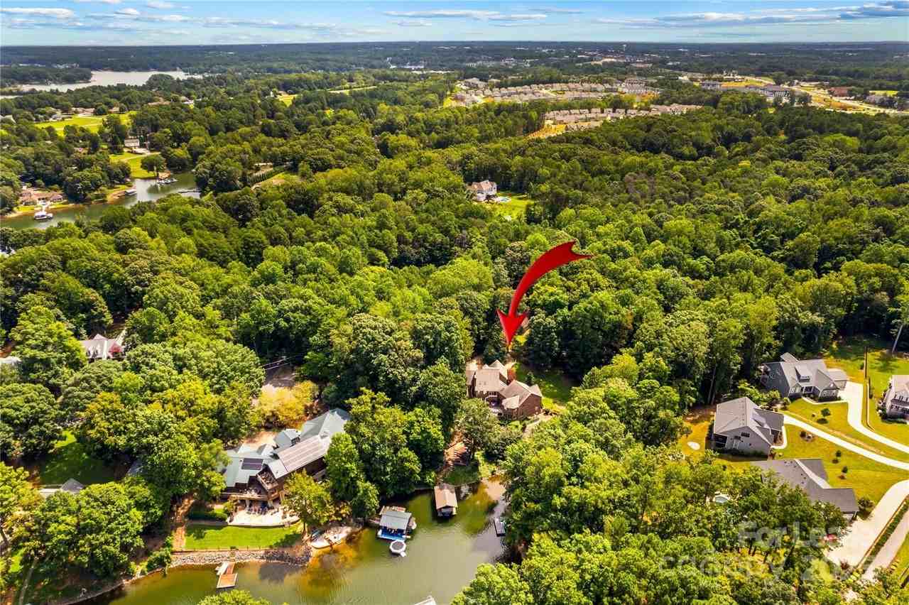 709 Normandy Rd - Photo 4 of 46