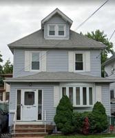 featured image of 834 Summit St