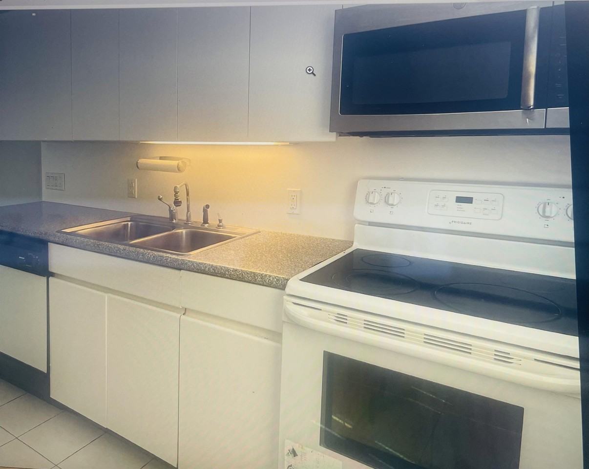 30 Briarwood Rd #2 - Photo 3 of 9