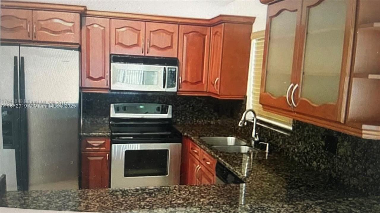 6952 Sw 148th Ln - Photo 5 of 50