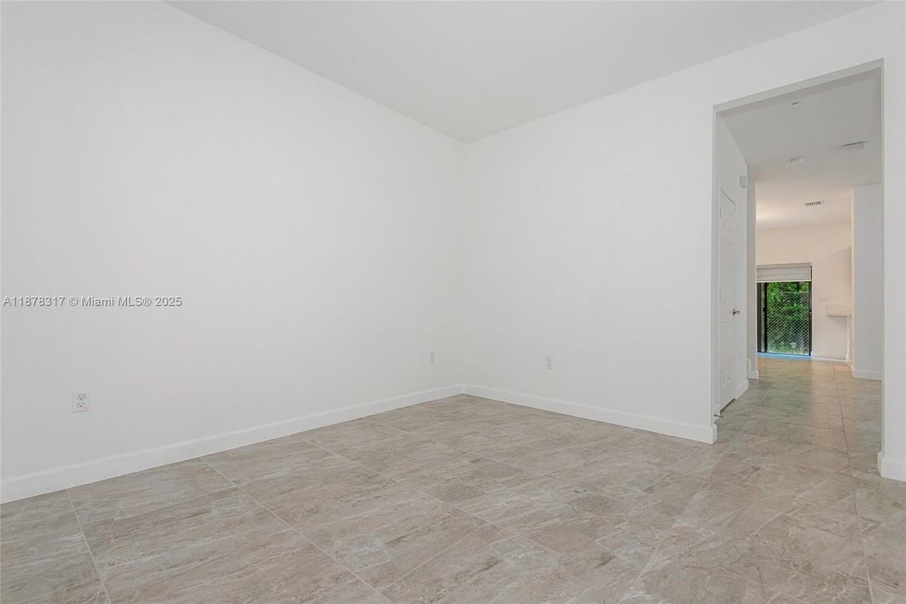 152 Sw 185th Way #152 - Photo 3 of 29