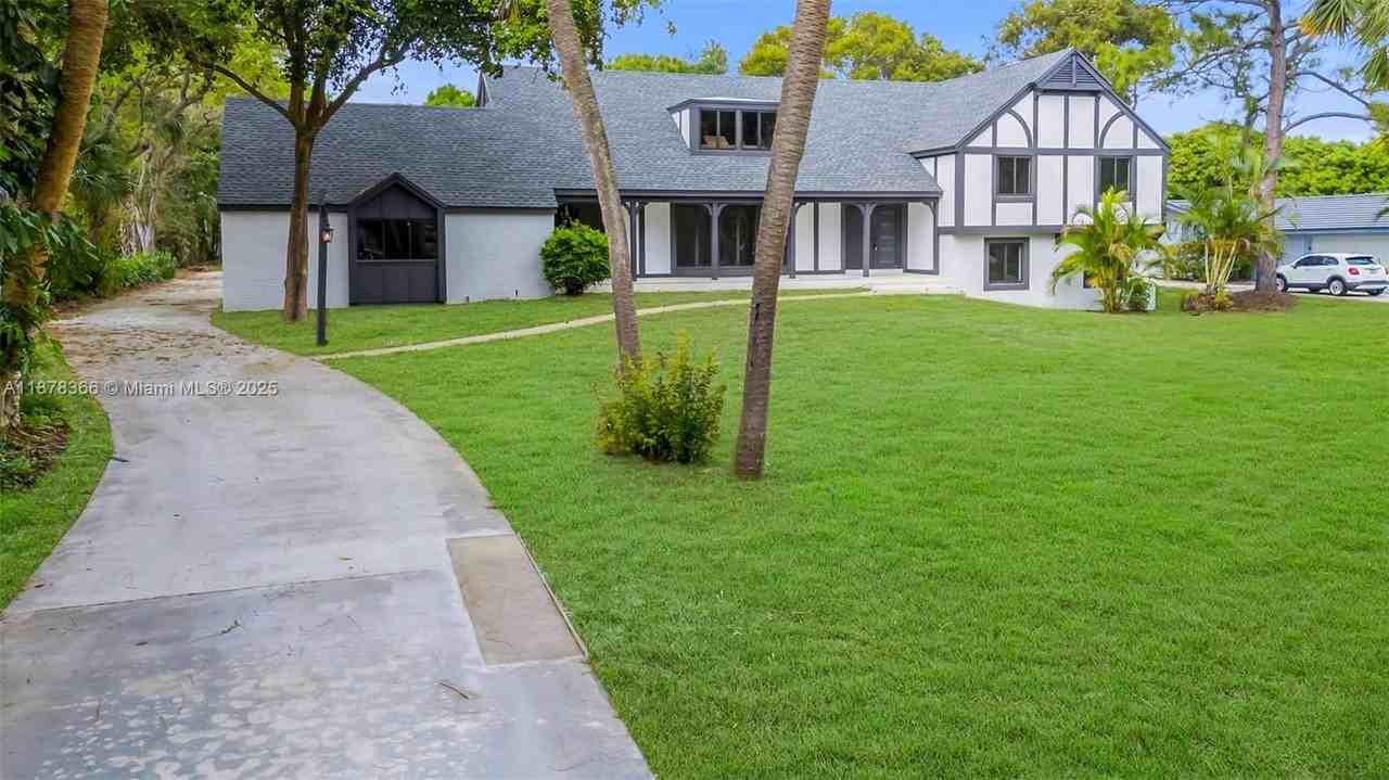 11143 Monet Woods Rd - Photo 3 of 50