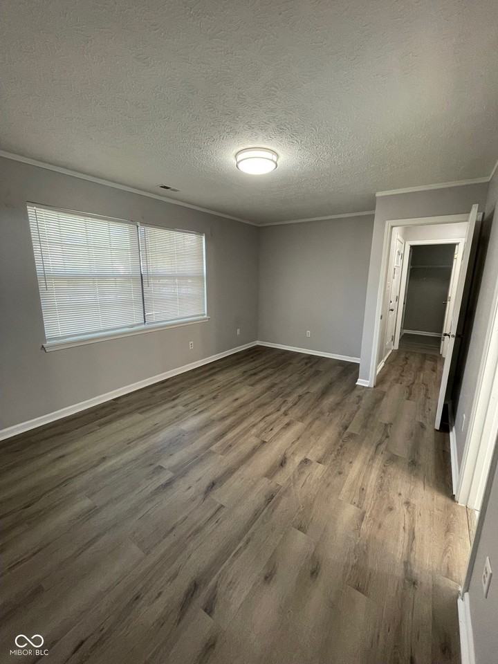 5767 Rosemont Dr - Photo 3 of 15