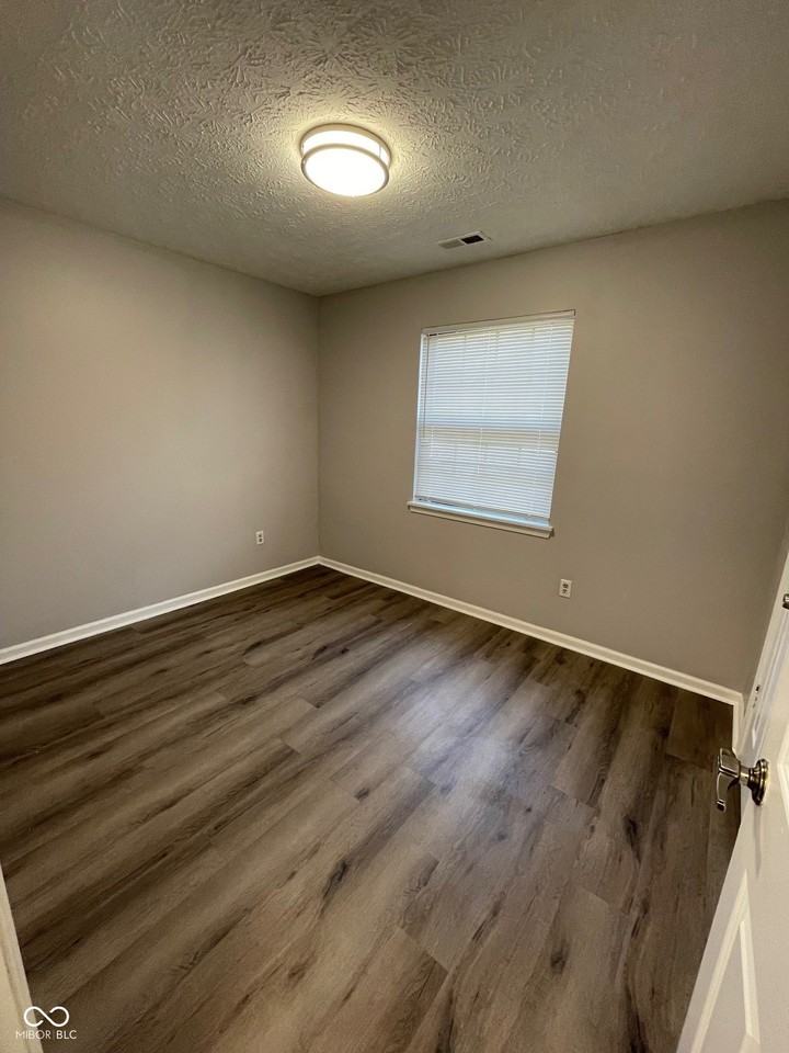 5767 Rosemont Dr - Photo 7 of 15