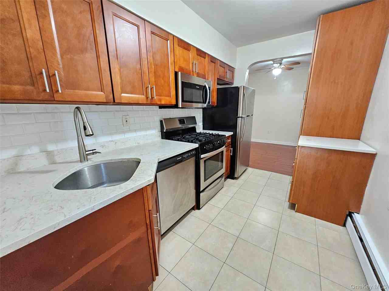 7640 170th St #1stFL - Photo 3 of 17