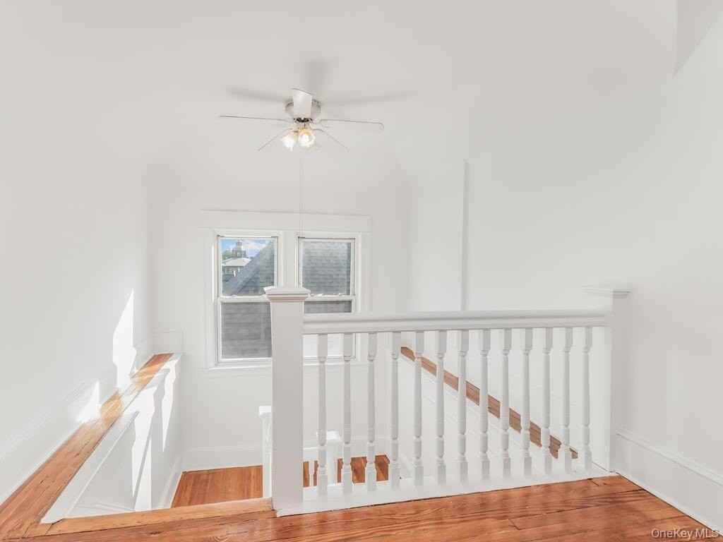 552 N Broadway - Photo 3 of 13