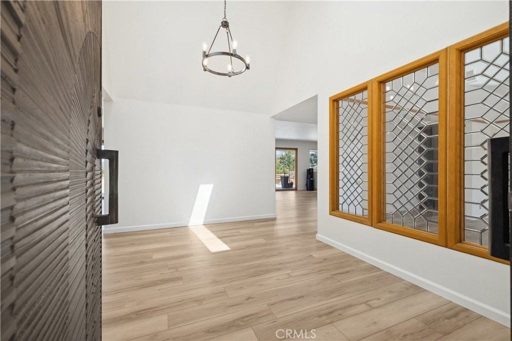 16347 Mandalay Dr - Photo 5 of 25