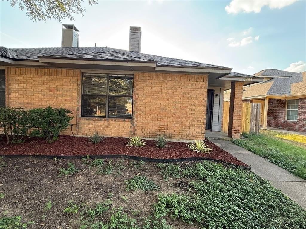 1435 N Bluegrove Rd - Photo 3 of 15