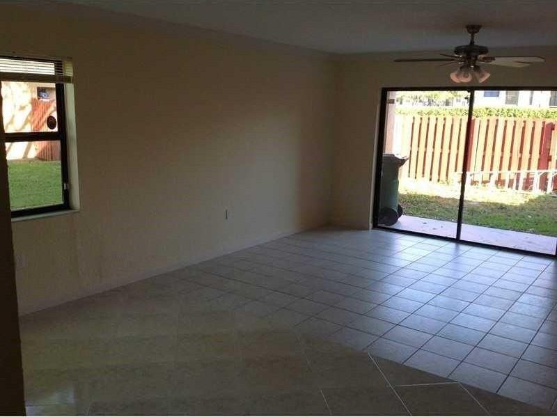 10527 Nw 8th St #10527 - Photo 5 of 17