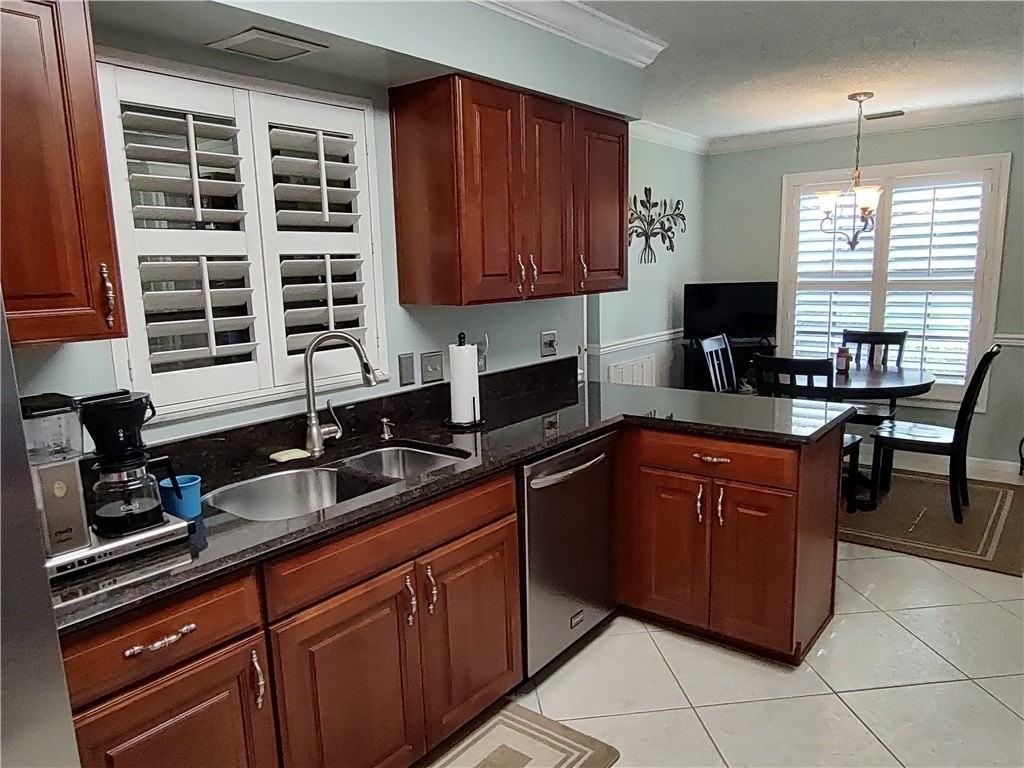 106 Prestwick Cir - Photo 7 of 34