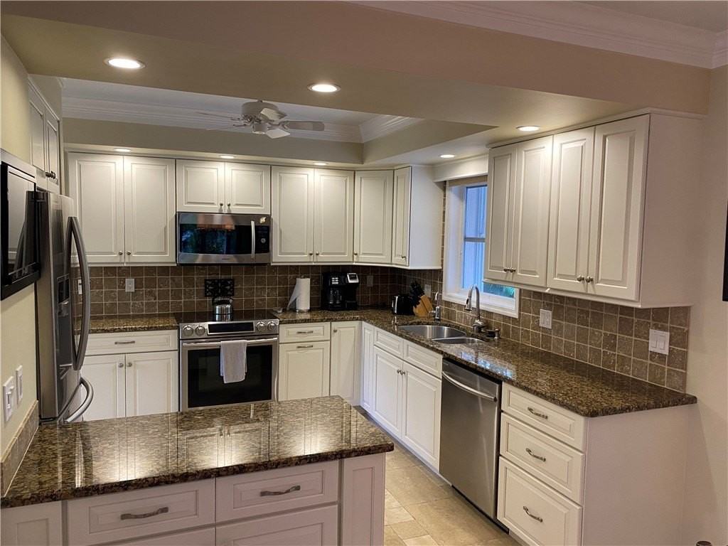 535 Flamevine Ln - Photo 7 of 36