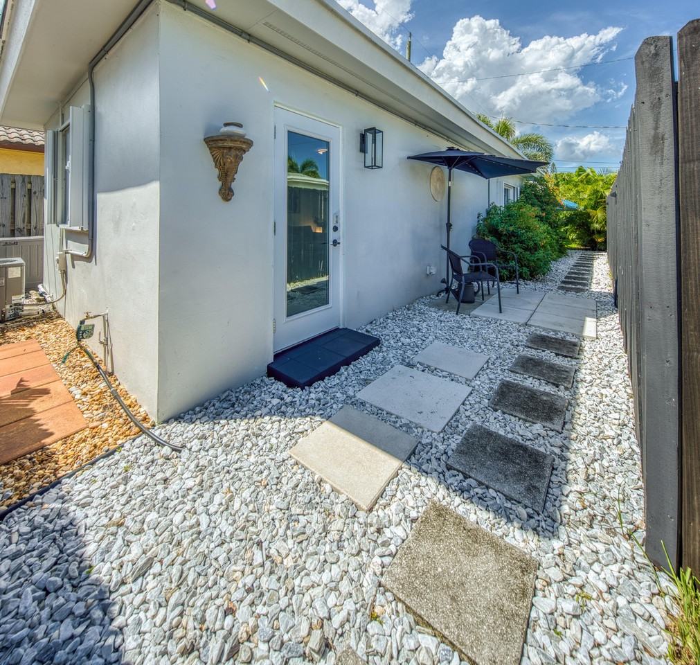 1331 N N St #2 - Photo 2 of 24