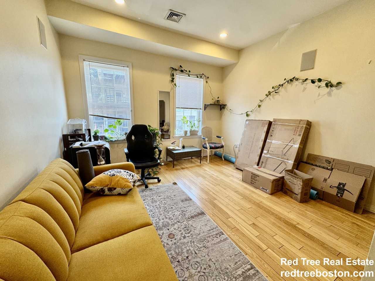 22 Elmore St #2 - Photo 2 of 19