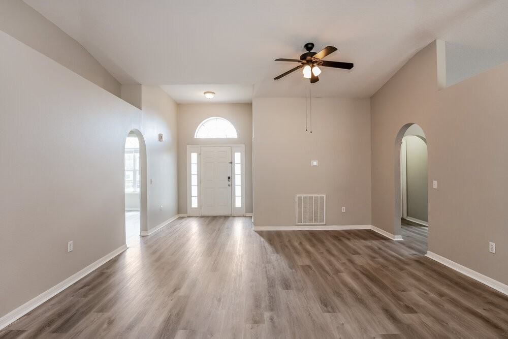 512 Ronshelle Ave - Photo 3 of 16