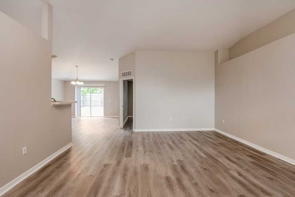 512 Ronshelle Ave - Photo 4 of 16