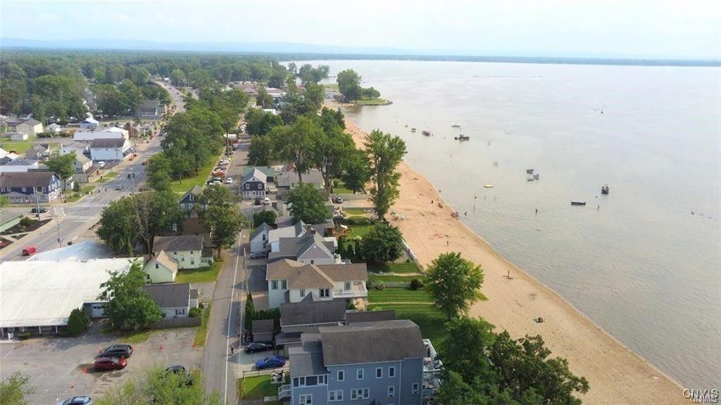 1004 Main St - Photo 2 of 33